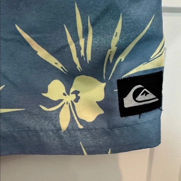 Quiksilver Tropical Blue and Tan swim trunks - Picture 3 of 5
